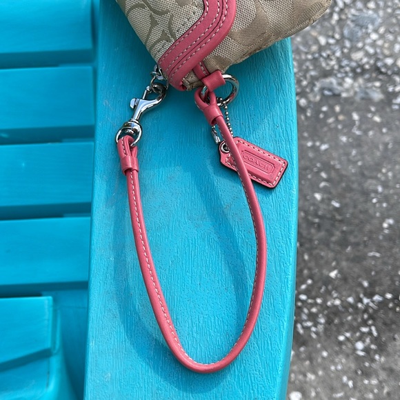 Coach wristlet - Picture 10 of 16